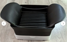 Load image into Gallery viewer, Pampered Chef Quick Slice Slicer Kitchen Essential Tool