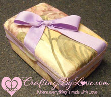 Load image into Gallery viewer, Lilac Flowers Padded Wipee Case Box