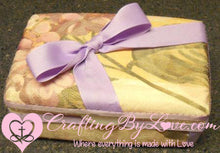 Load image into Gallery viewer, Lilac Flowers Padded Wipee Case Box