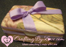 Load image into Gallery viewer, Lilac Flowers Padded Wipee Case Box