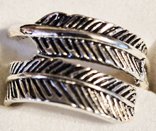 Load image into Gallery viewer, Beautiful Adjustable Size Native American Double Feather Ring One Size Fits All
