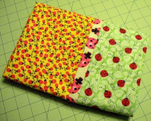 Load image into Gallery viewer, Set of 2 Ladybugs Pillowcases with French Seams
